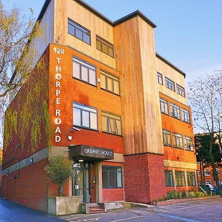 Graphic House Aparthotel Норуич Екстериор снимка